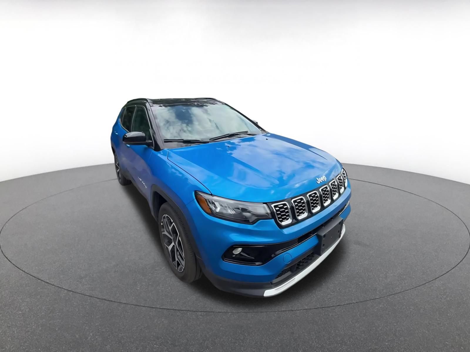 Used 2025 Jeep Compass Limited AWD/4WD image 3