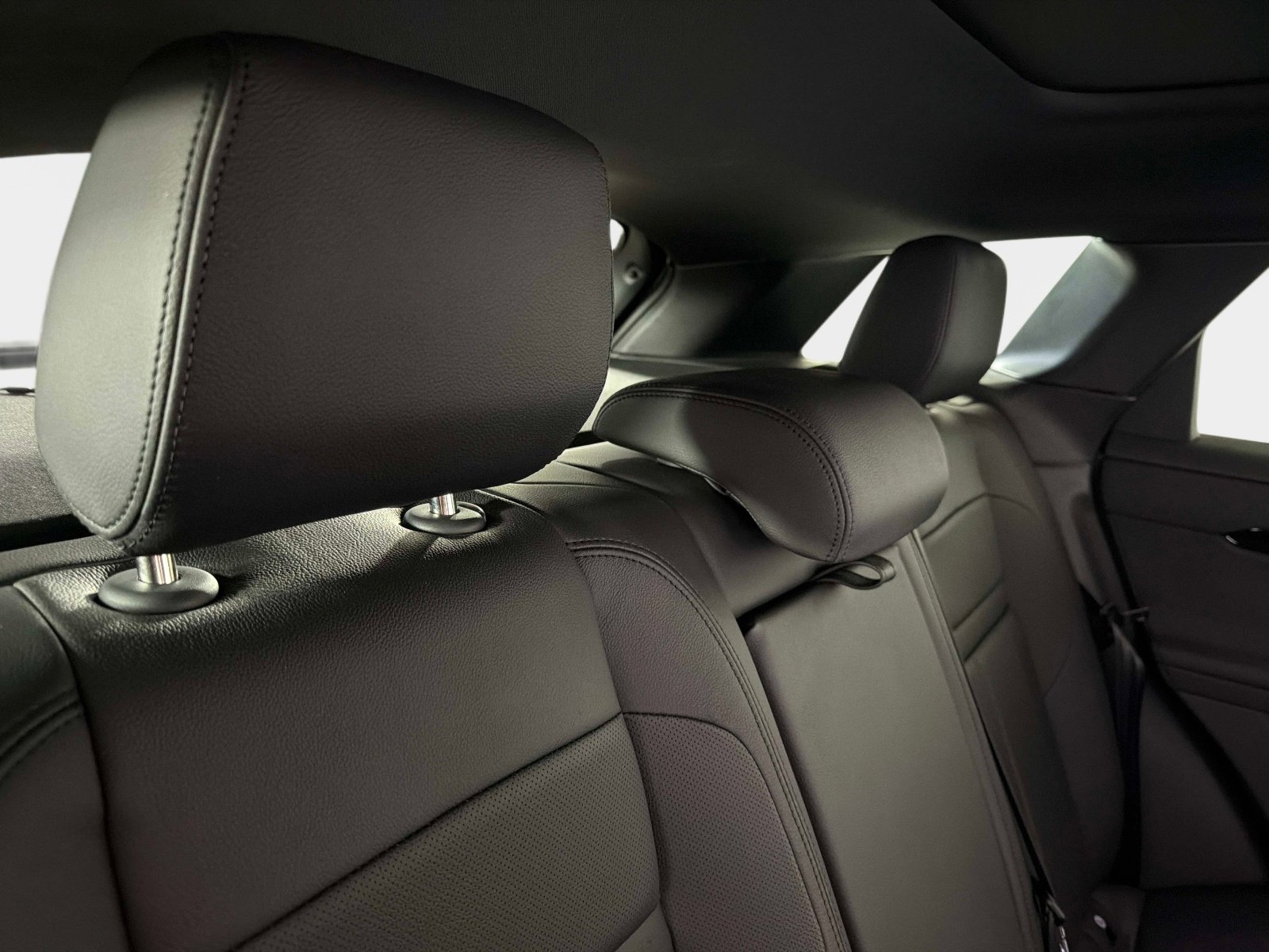 Used 2026 Land Rover Range Rover Evoque S image 27