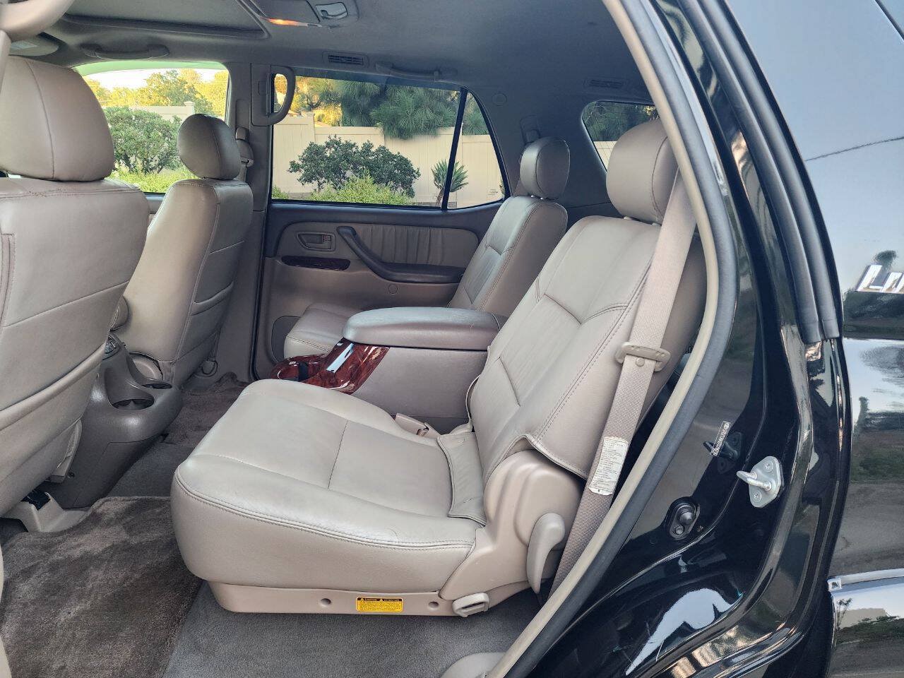 Used 2007 Toyota Sequoia Limited RWD image 16