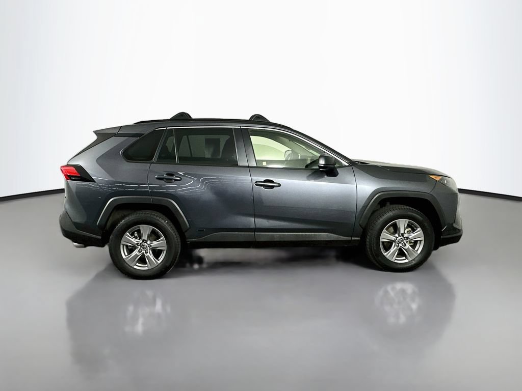 Used 2022 Toyota RAV4 LE AWD/4WD image 9