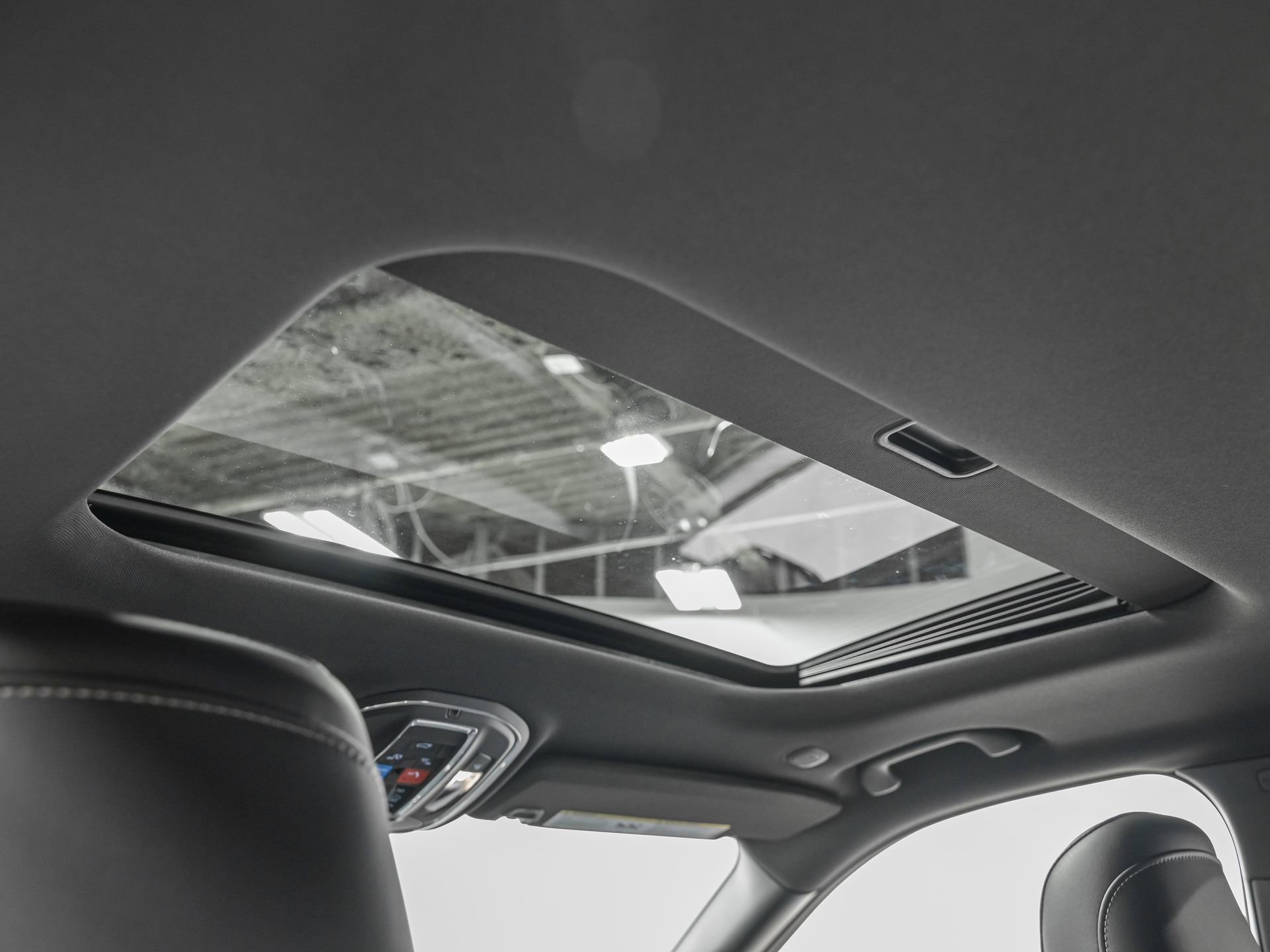 Used 2024 Jeep Grand Cherokee Altitude image 25