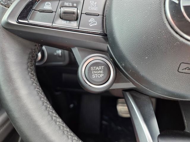 Used 2023 Alfa Romeo Stelvio Ti image 38