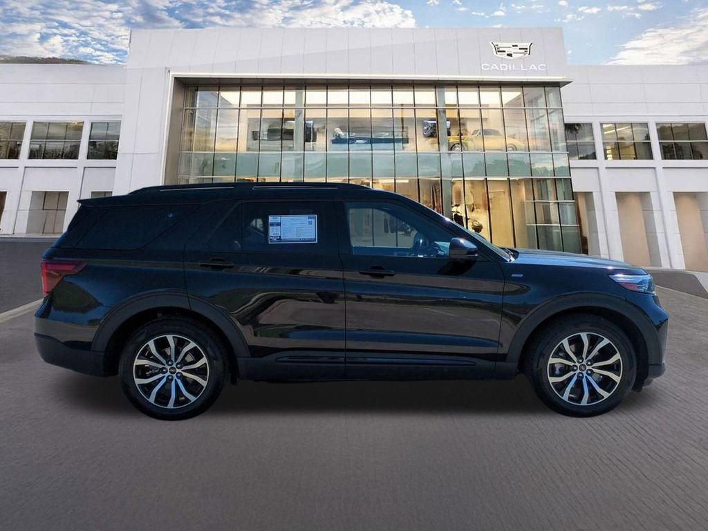 Used 2022 Ford Explorer ST-Line image 4