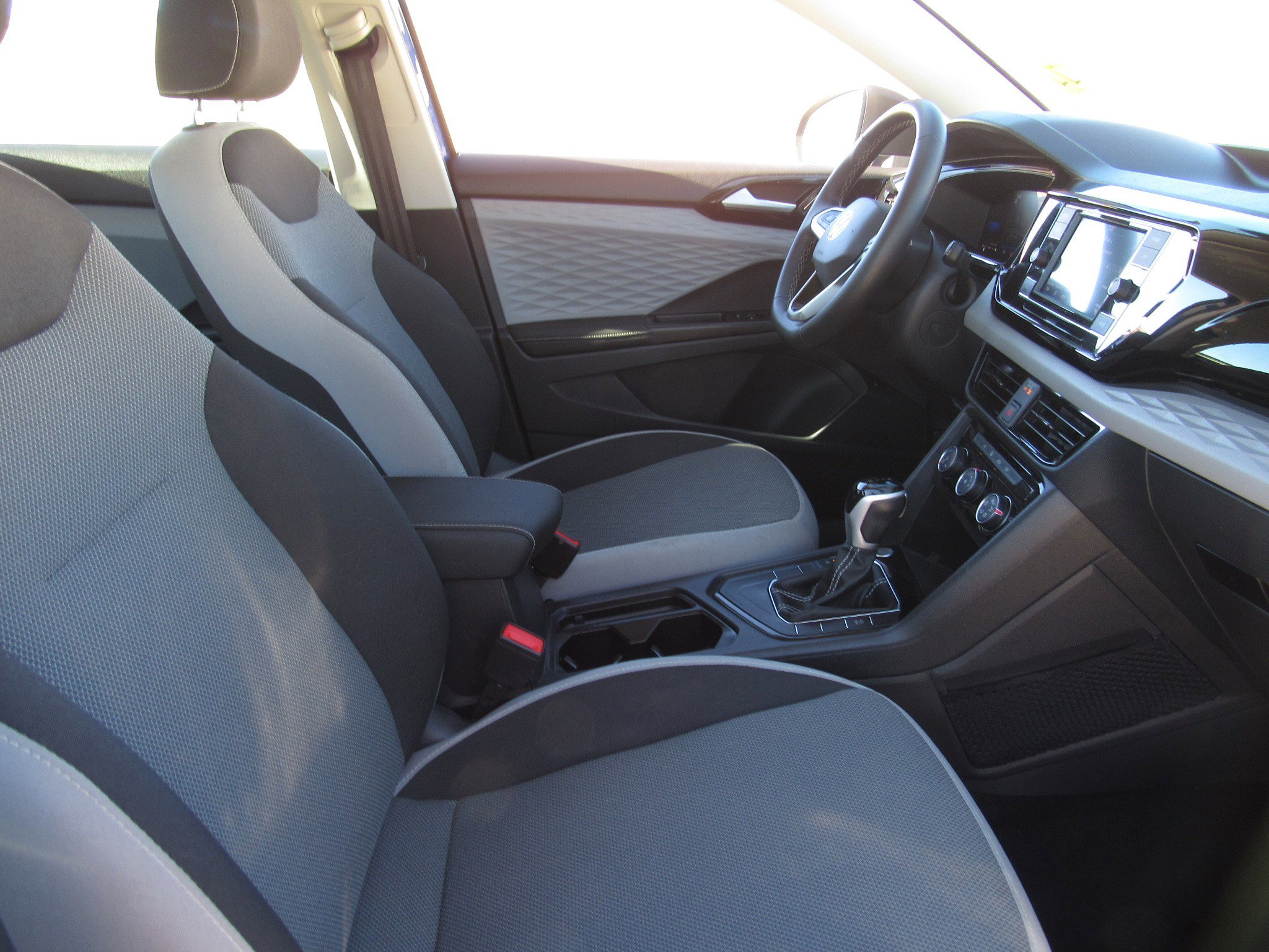 Used 2024 Volkswagen Taos S image 8