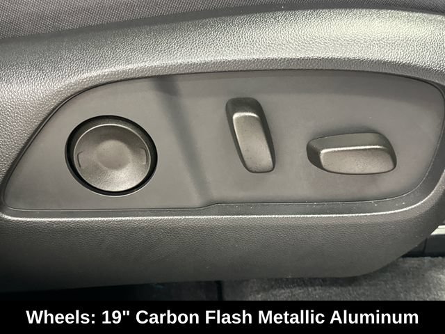 Used 2025 Chevrolet Equinox RS w/ Safety and Technology Package AWD/4WD image 24