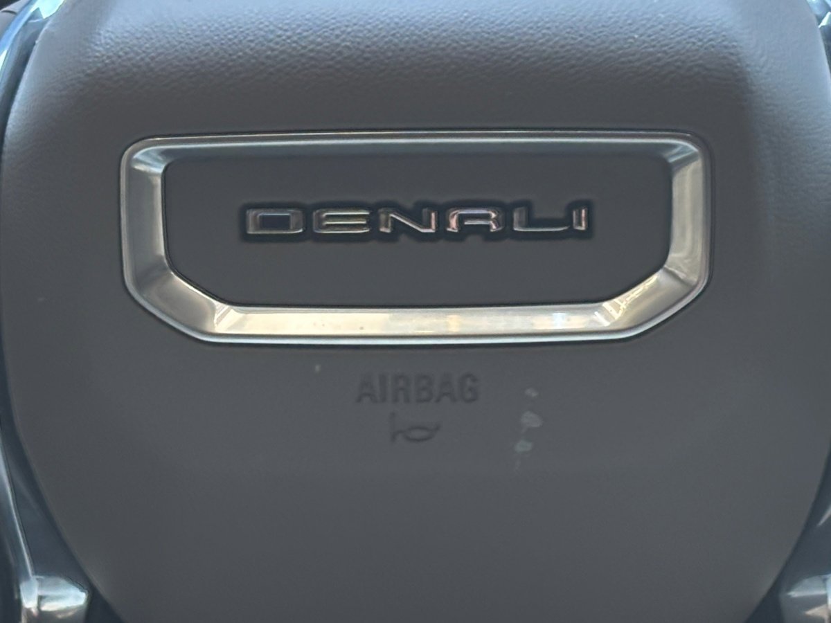 Used 2026 GMC Yukon XL Denali w/ Denali Reserve Package image 12