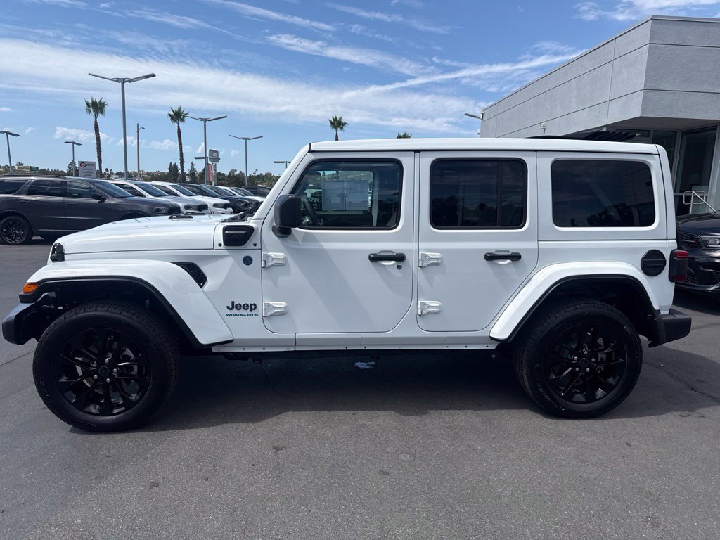 Certified 2025 Jeep Wrangler Unlimited Sahara w/ Safety Group AWD/4WD image 4