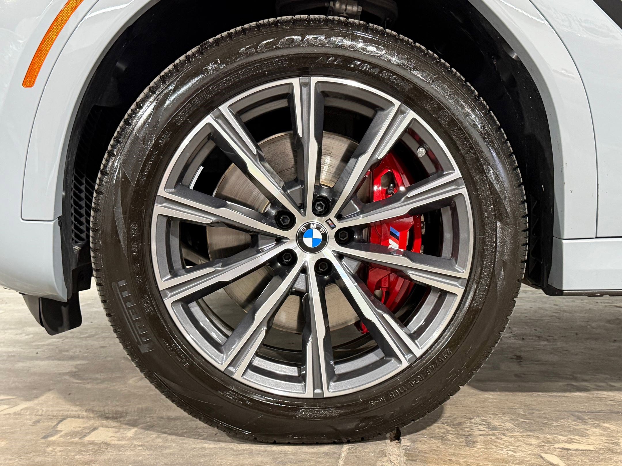 Used 2026 BMW X6 xDrive40i w/ Climate Comfort Package AWD/4WD image 9