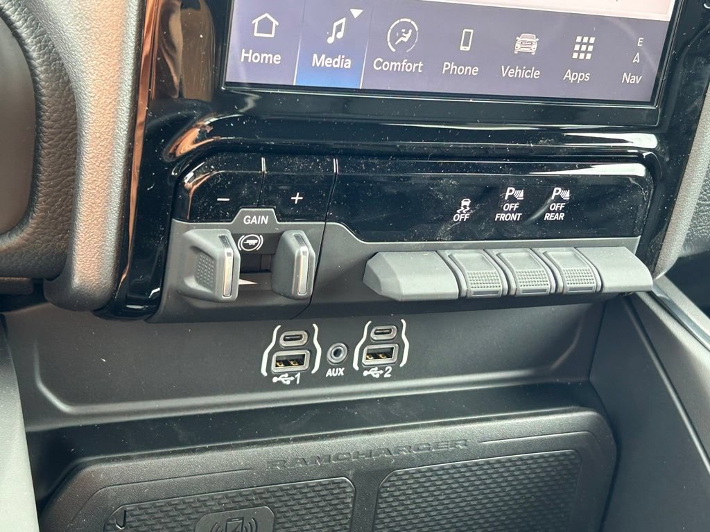 New 2025 RAM 1500 Laramie w/ Sport Appearance Package AWD/4WD image 46