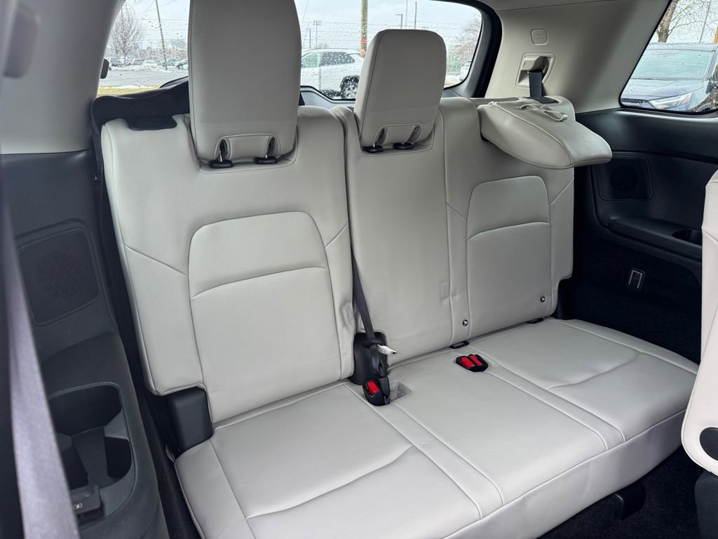 Used 2022 Nissan Pathfinder Platinum w/ Cargo Package image 24