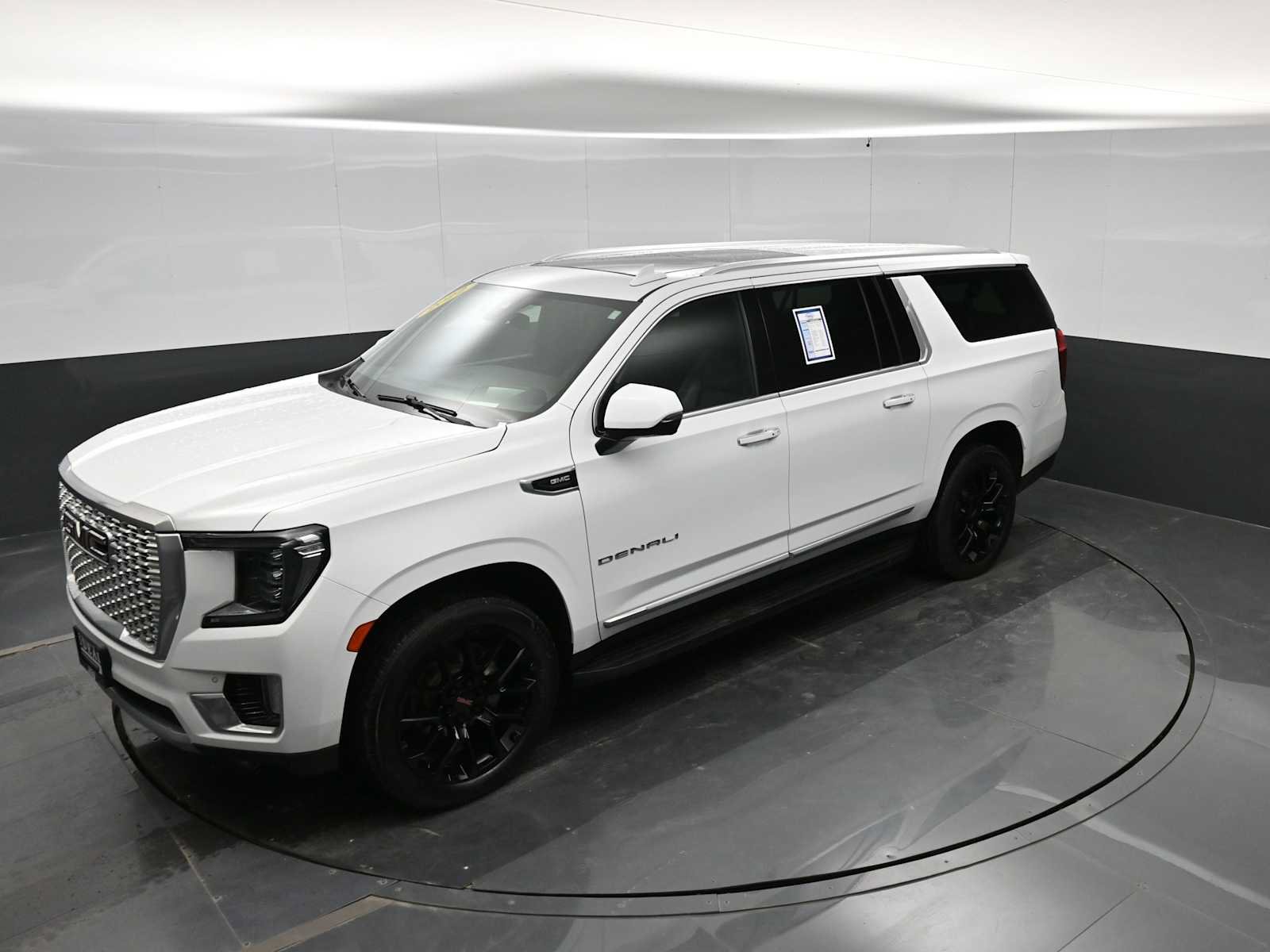 Used 2022 GMC Yukon XL Denali AWD/4WD image 27