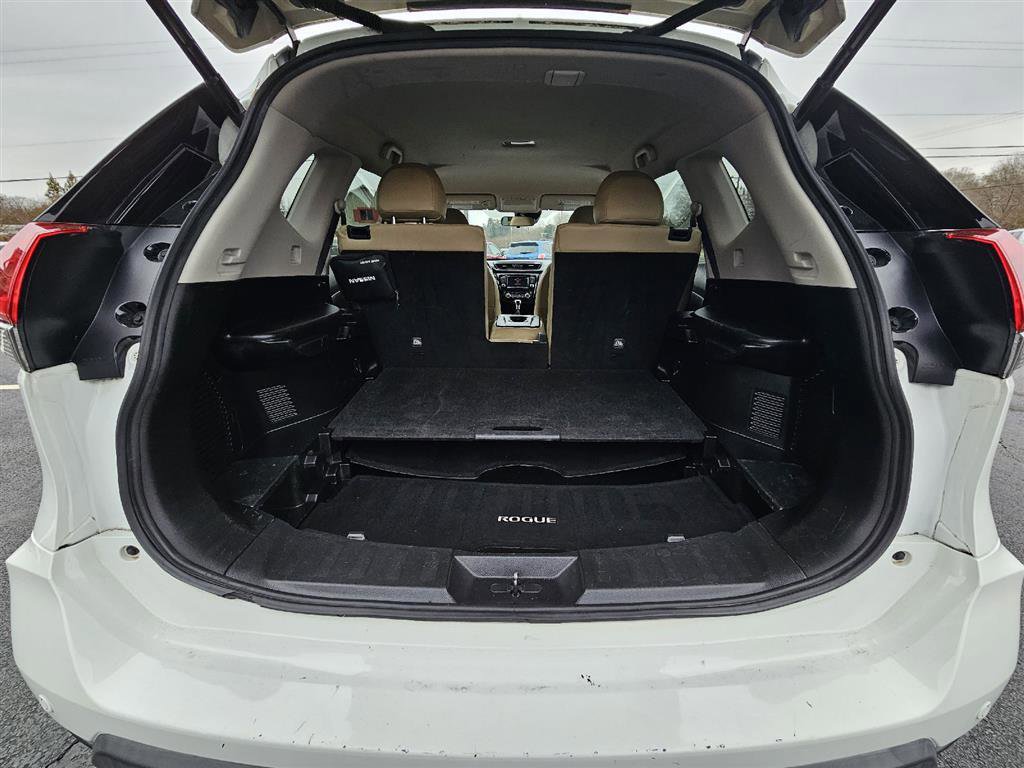 Used 2019 Nissan Rogue SV image 9