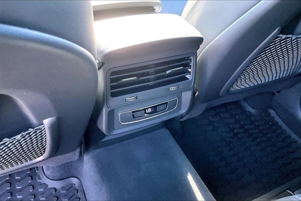 Used 2025 Audi Q7 2.0T Premium w/ Convenience Plus Package image 18