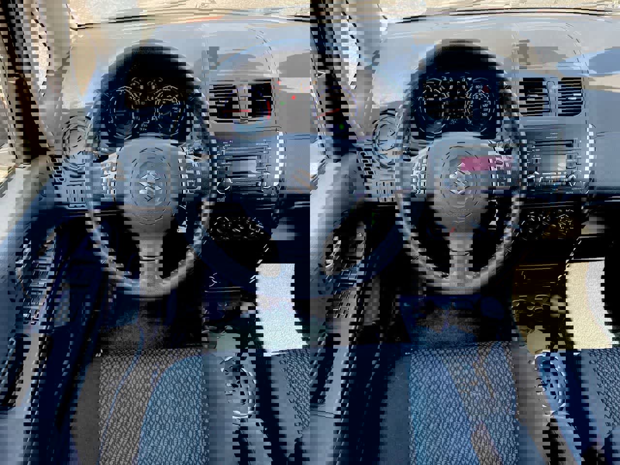 Used 2013 Suzuki SX4 Premium image 11