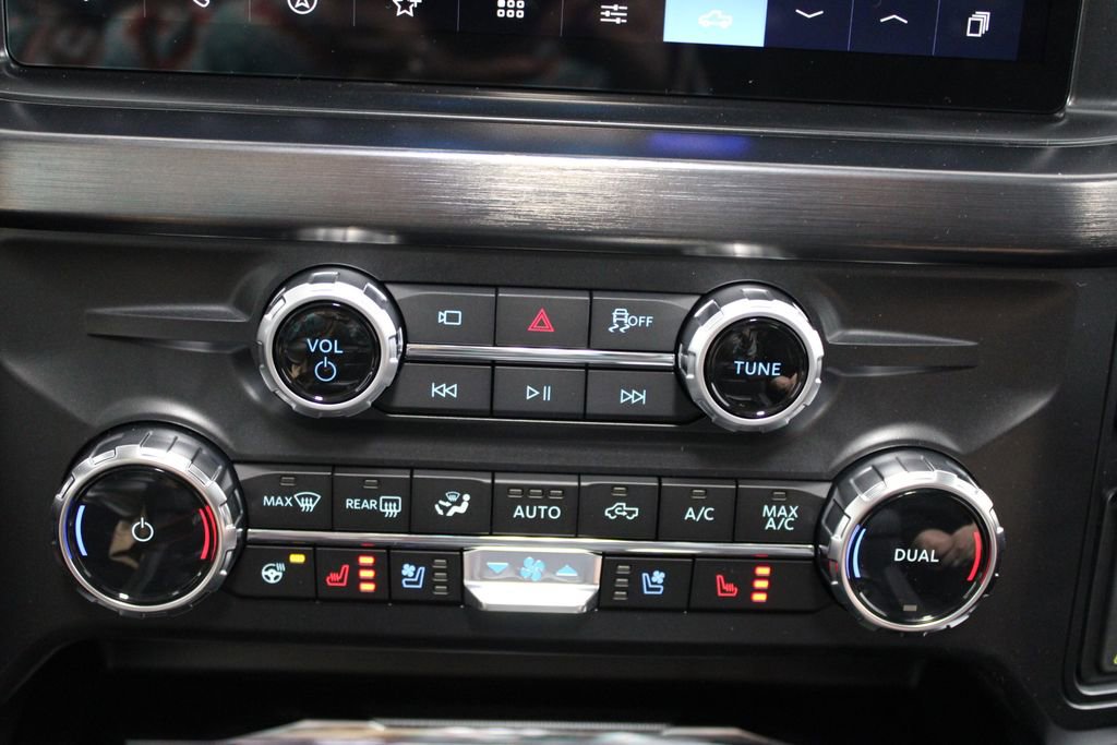 New 2026 Ford F250 Lariat w/ Black Appearance Package image 55