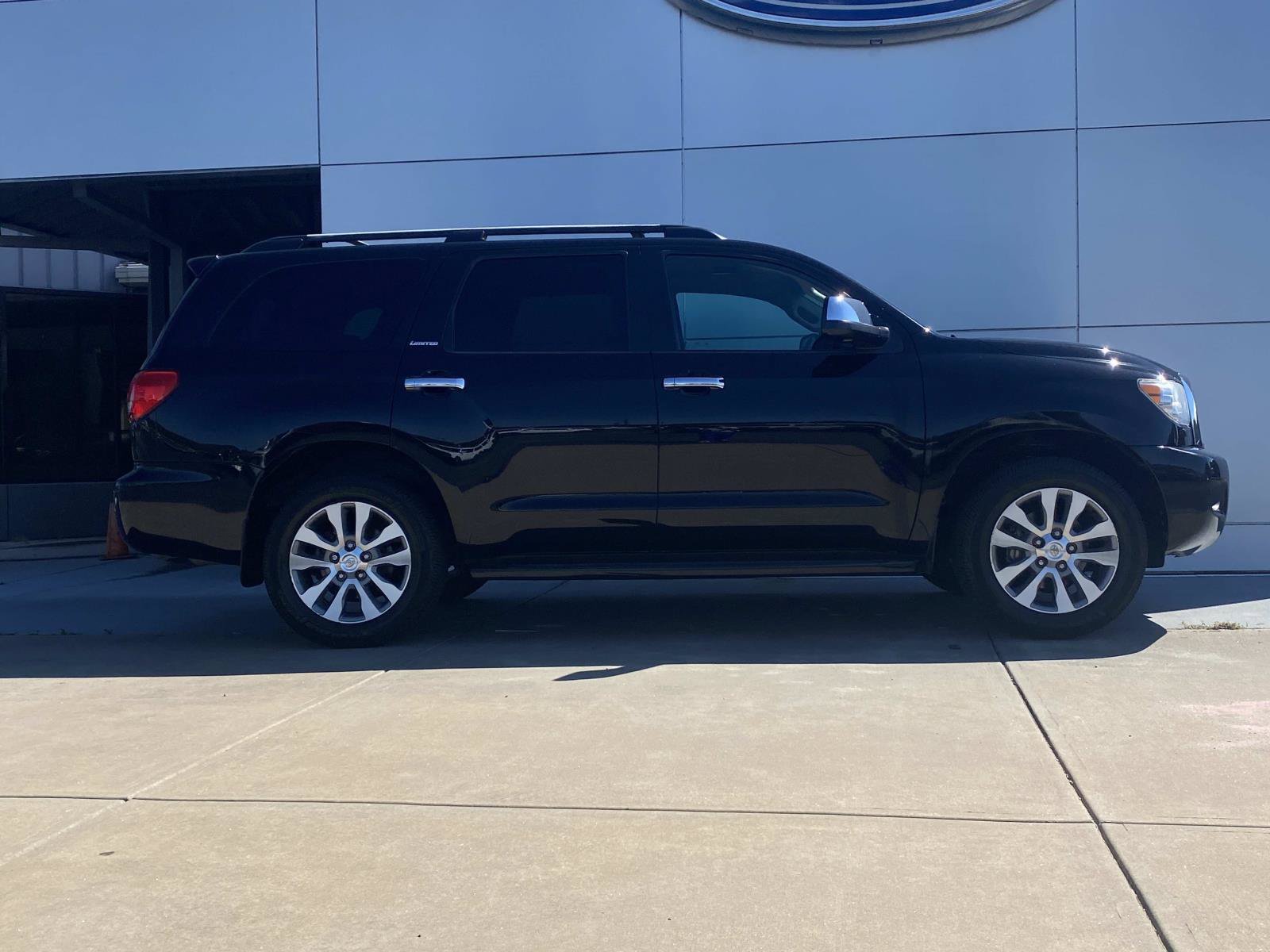 Used 2016 Toyota Sequoia Limited AWD/4WD image 3