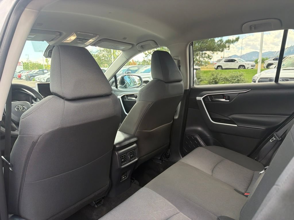 Used 2025 Toyota RAV4 XLE AWD/4WD image 21