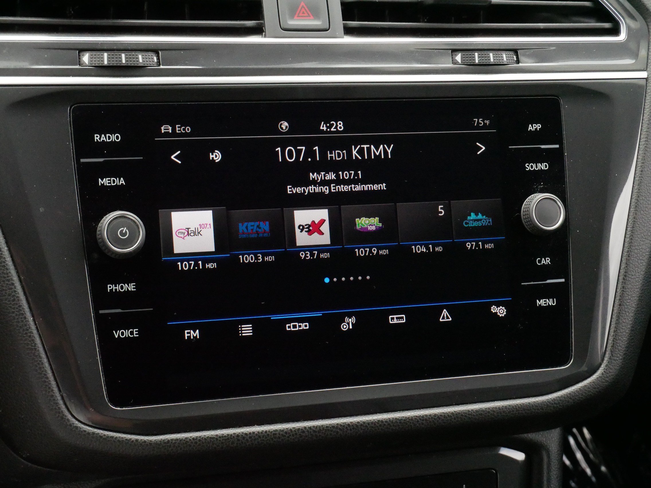 Certified 2023 Volkswagen Tiguan SE AWD/4WD image 22