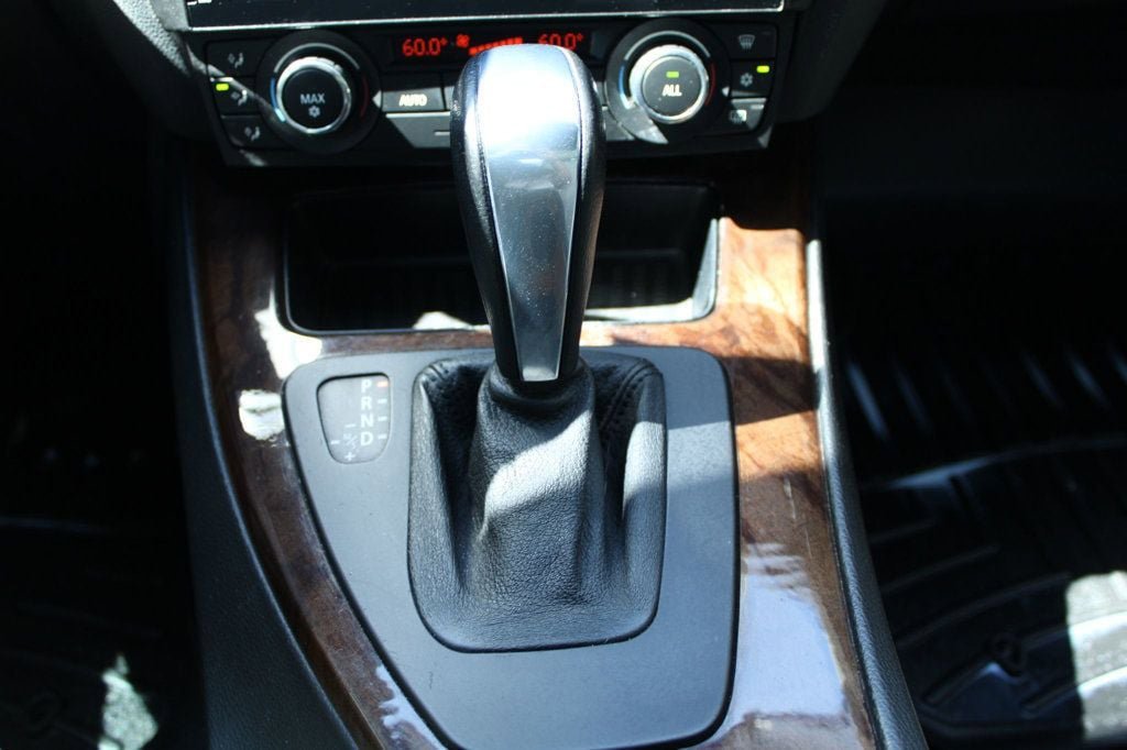 Used 2011 BMW 335i Convertible RWD image 17