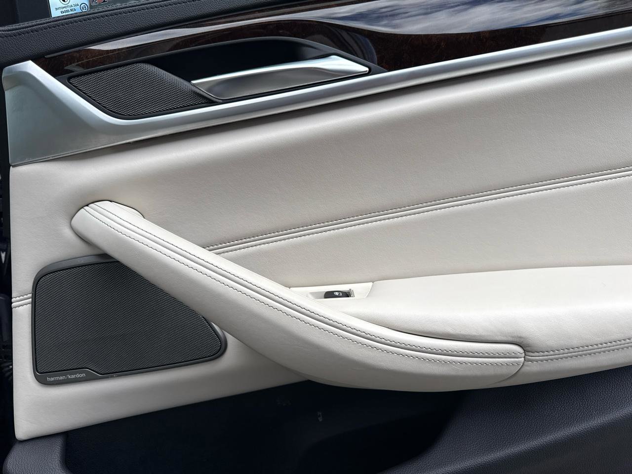 Used 2017 BMW 530i xDrive image 37