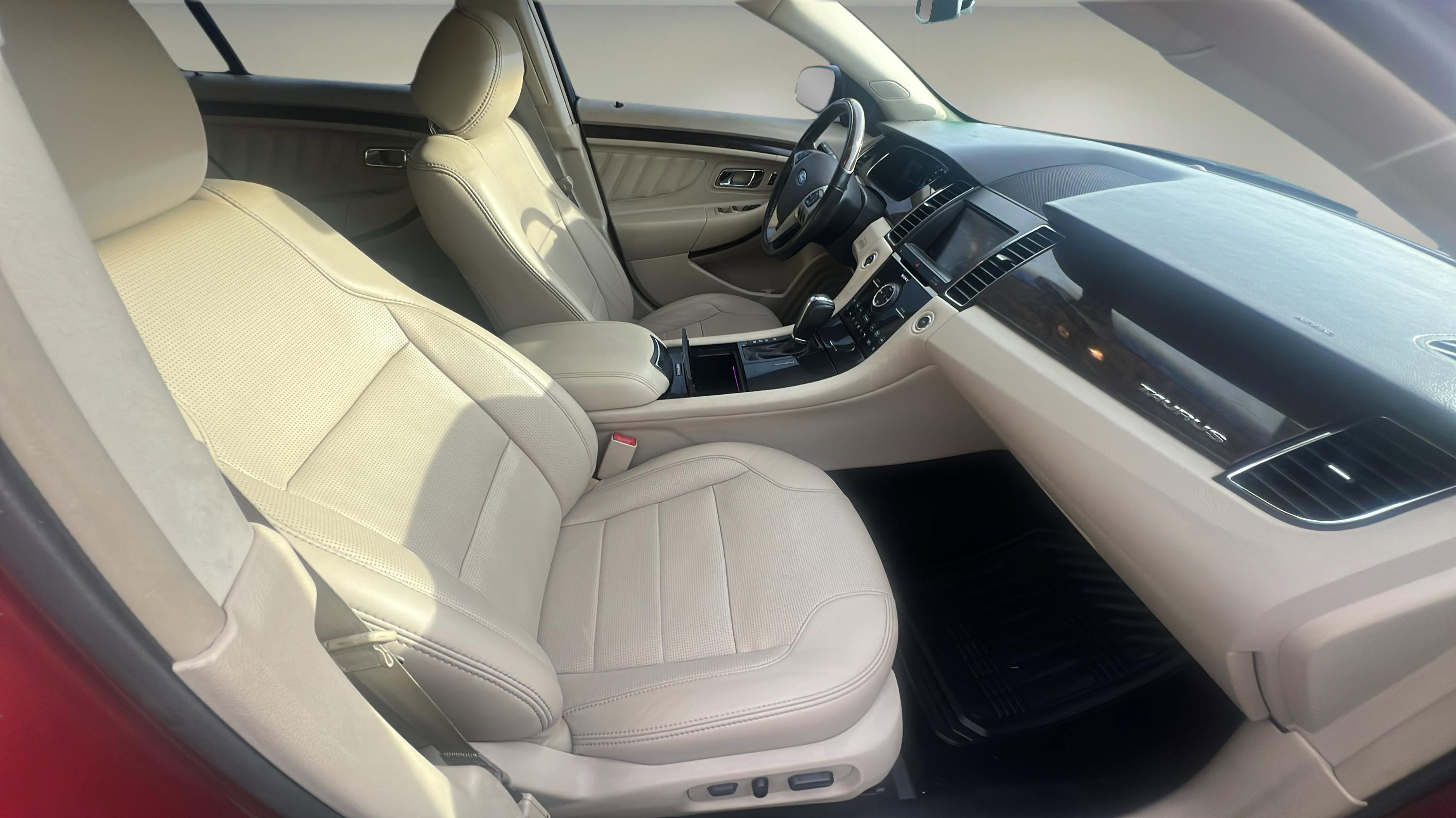Used 2013 Ford Taurus Limited image 13