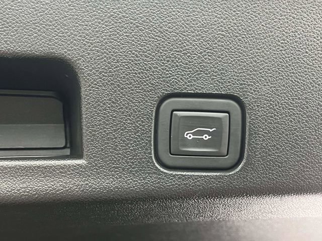 Used 2024 Chevrolet Traverse LT image 24