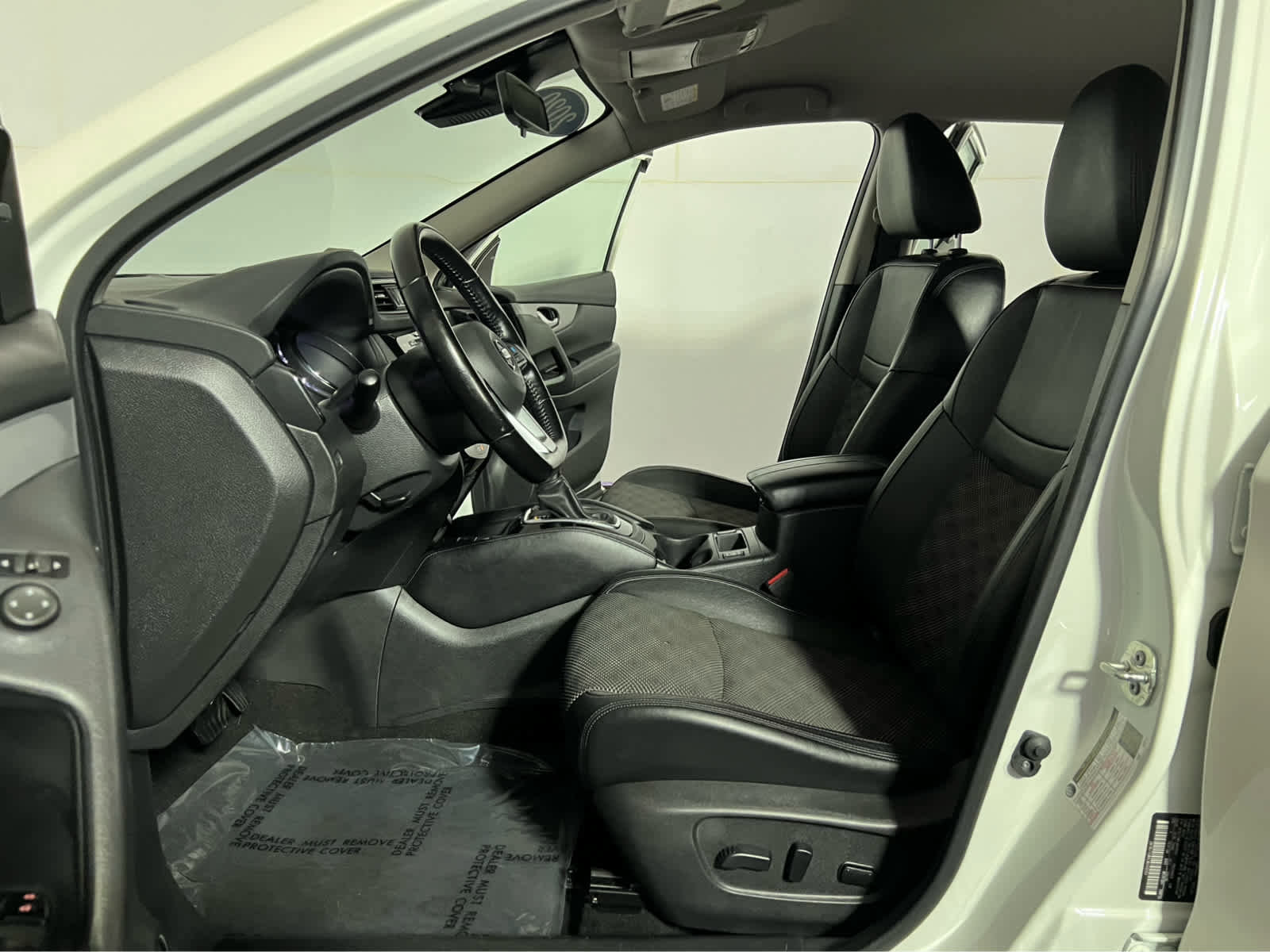 Certified 2020 Nissan Rogue Sport SV w/ Technology Package AWD/4WD image 18