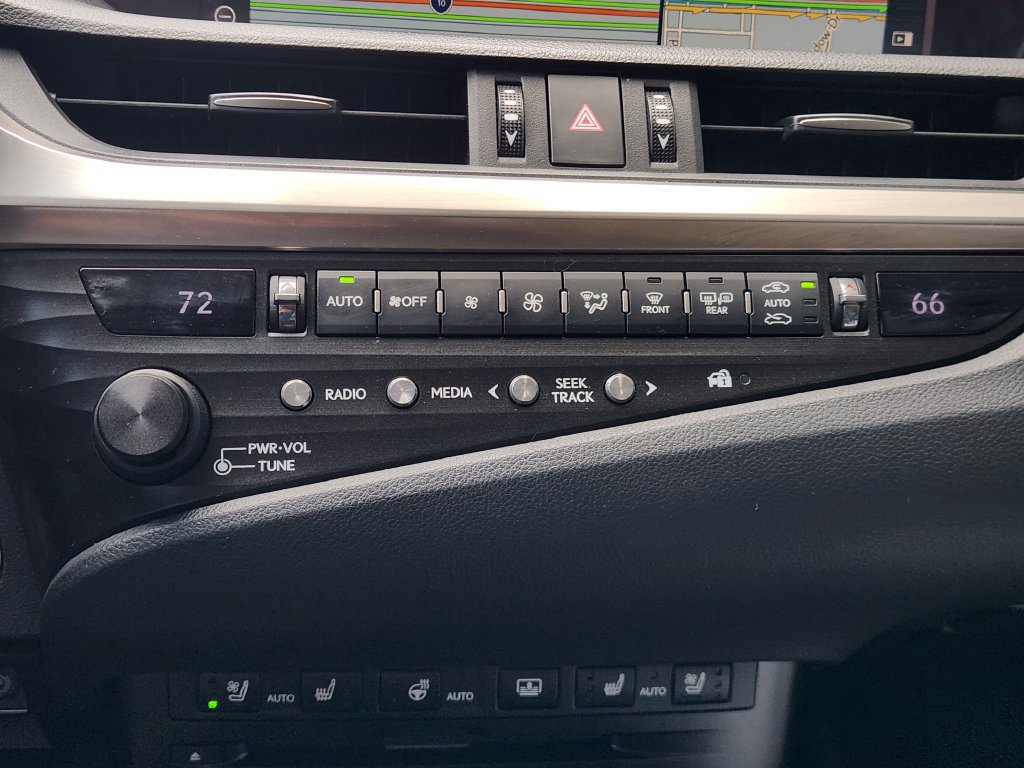 Used 2019 Lexus ES 350 Ultra Luxury w/ Accessory Package 2 FWD image 18