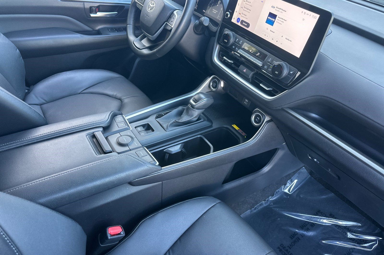 Used 2025 Toyota Grand Highlander FWD image 34