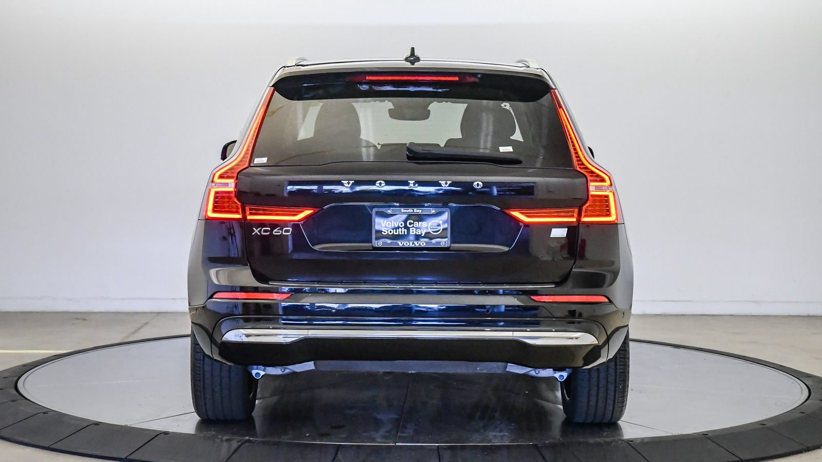 Certified 2023 Volvo XC60 T8 Plus w/ Protection Package Premier AWD/4WD image 3