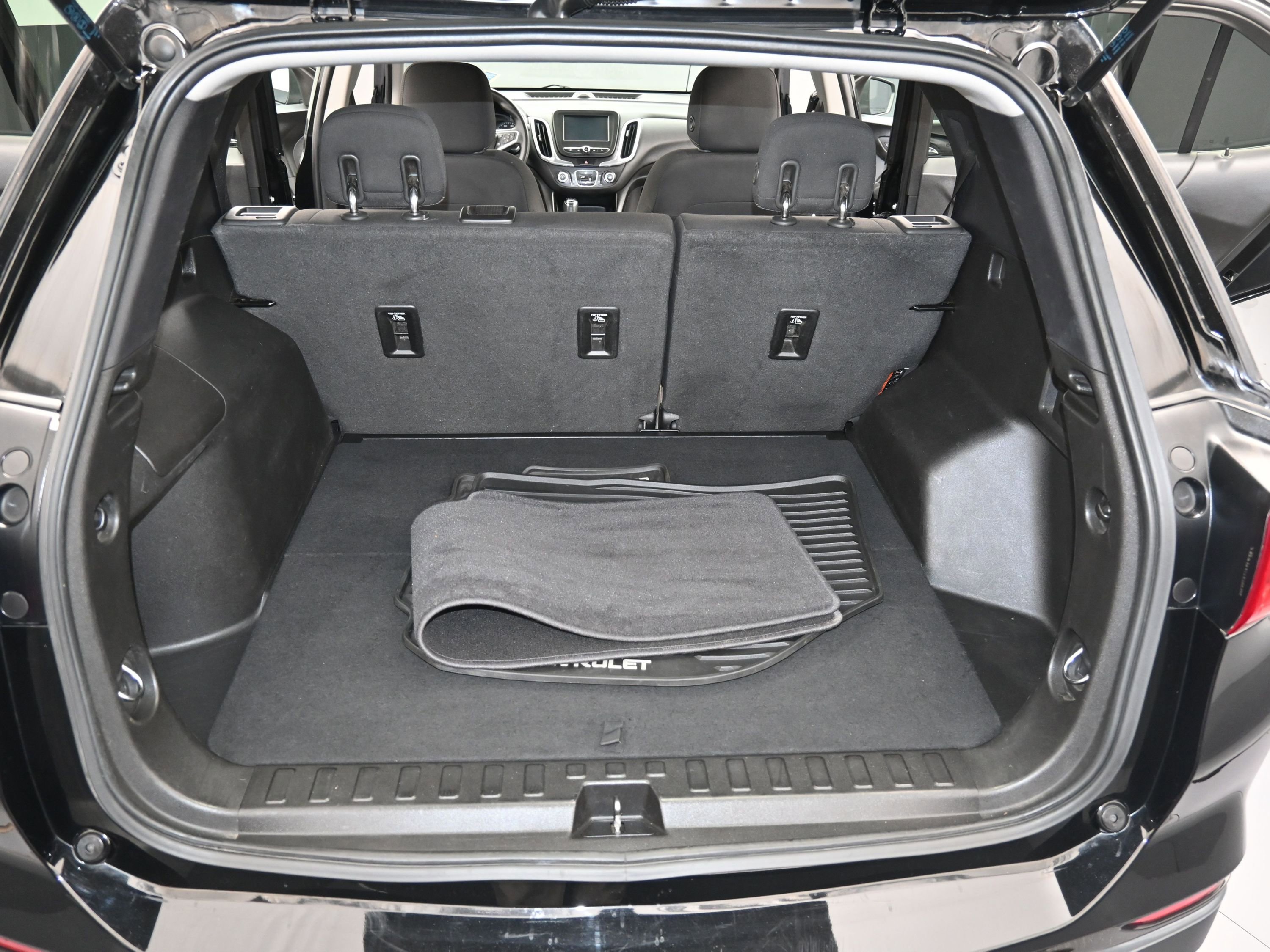 Used 2018 Chevrolet Equinox LT w/ LPO, Protection Package image 20