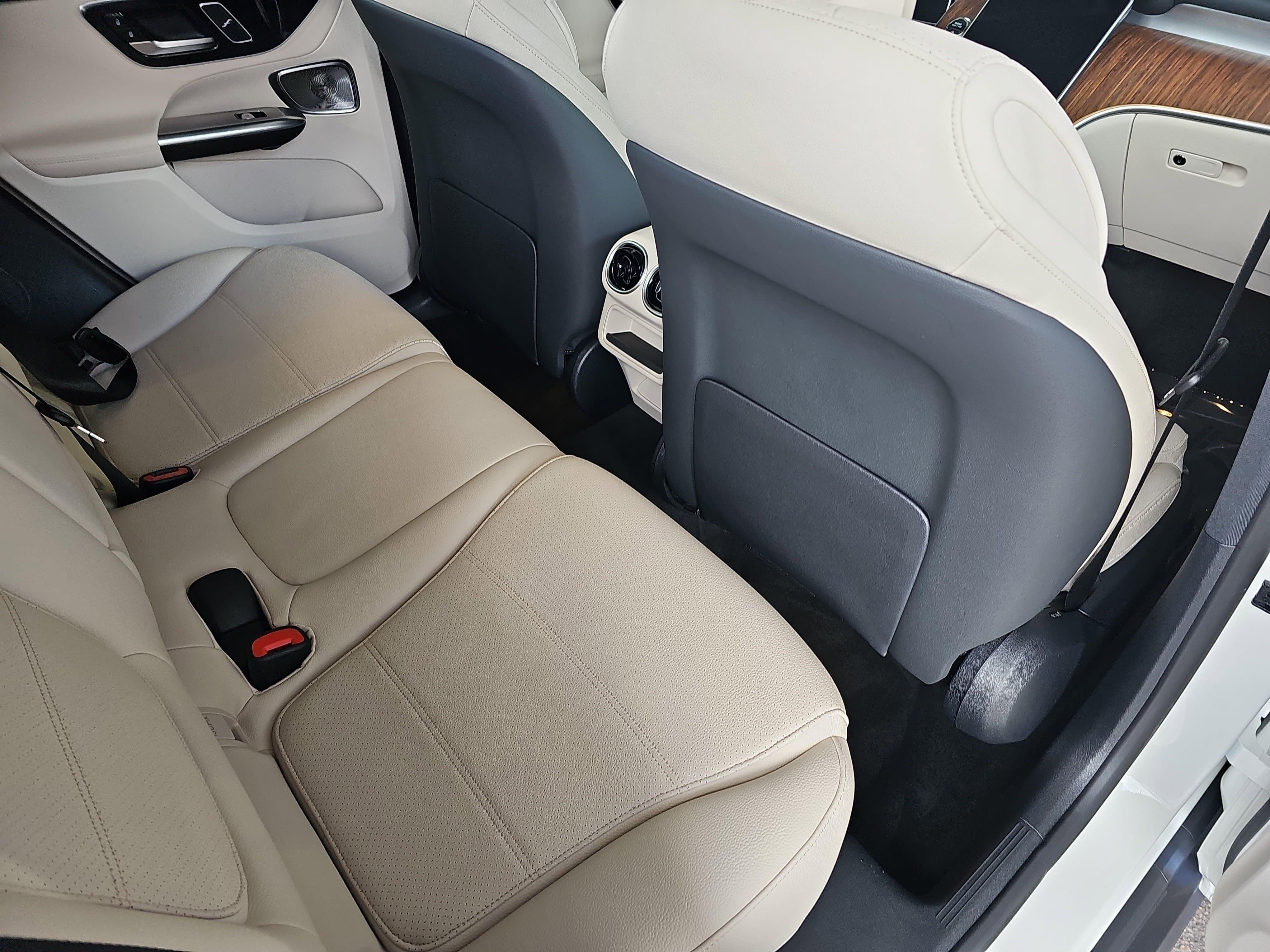 Certified 2026 Mercedes-Benz GLC 300 4MATIC image 12