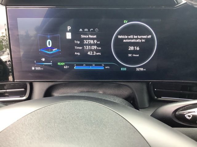 Used 2025 Hyundai Elantra SEL image 32