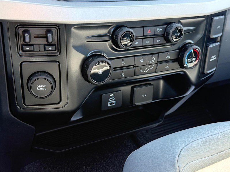 New 2026 Ford F350 XL w/ XL Chrome Package RWD image 19
