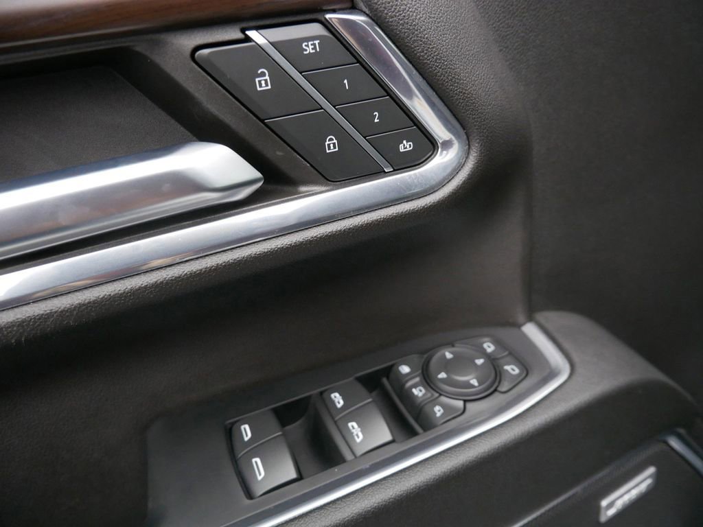 Used 2024 GMC Sierra 3500 SLT w/ SLT Premium Package image 10