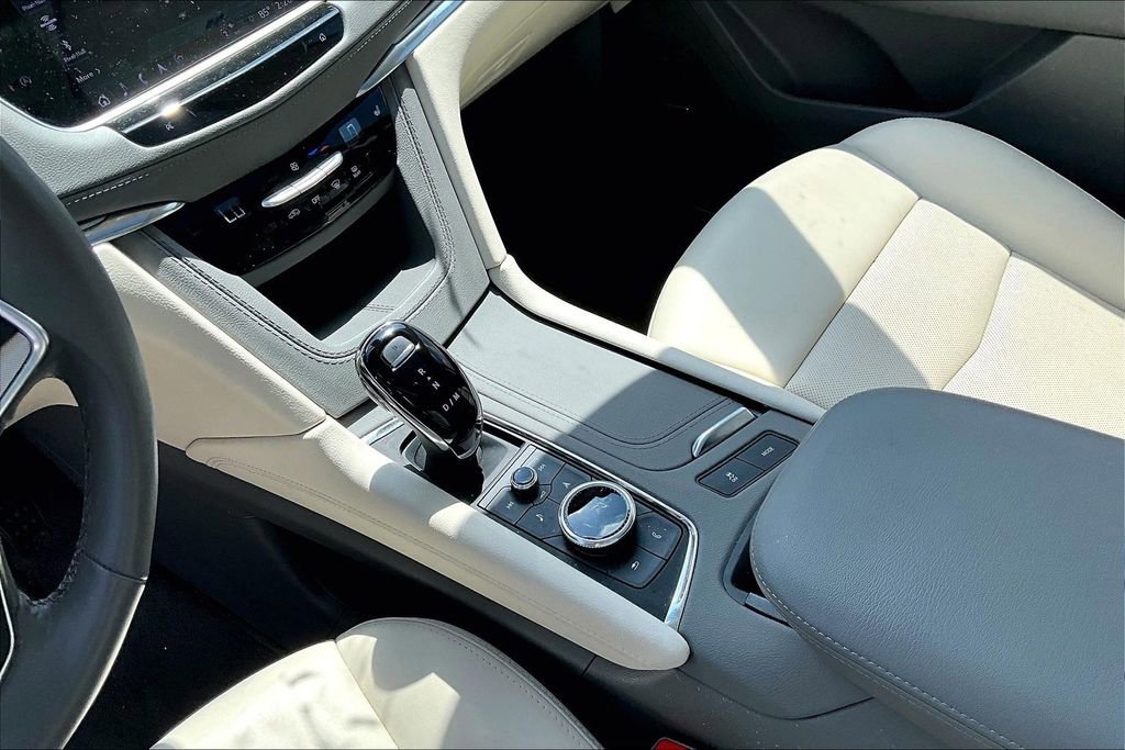 Used 2023 Cadillac XT5 Premium Luxury w/ Technology Package image 16