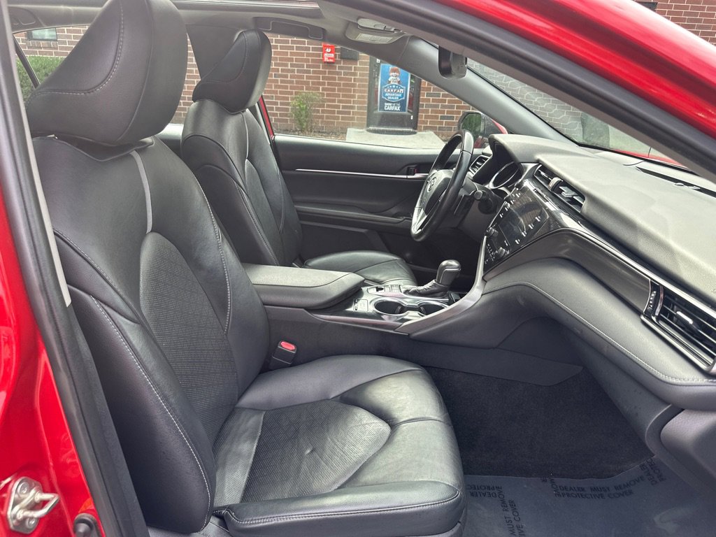 Used 2019 Toyota Camry XSE image 21