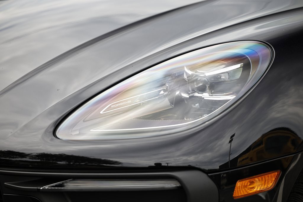 Certified 2024 Porsche Macan image 11