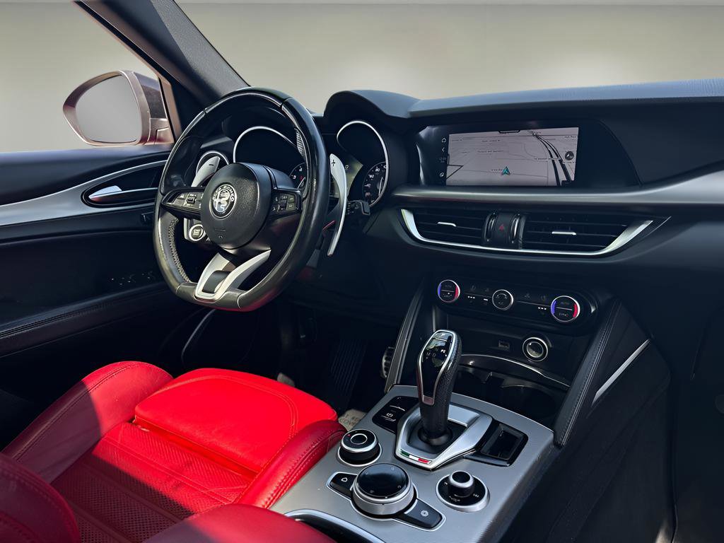 Used 2022 Alfa Romeo Stelvio Veloce image 12