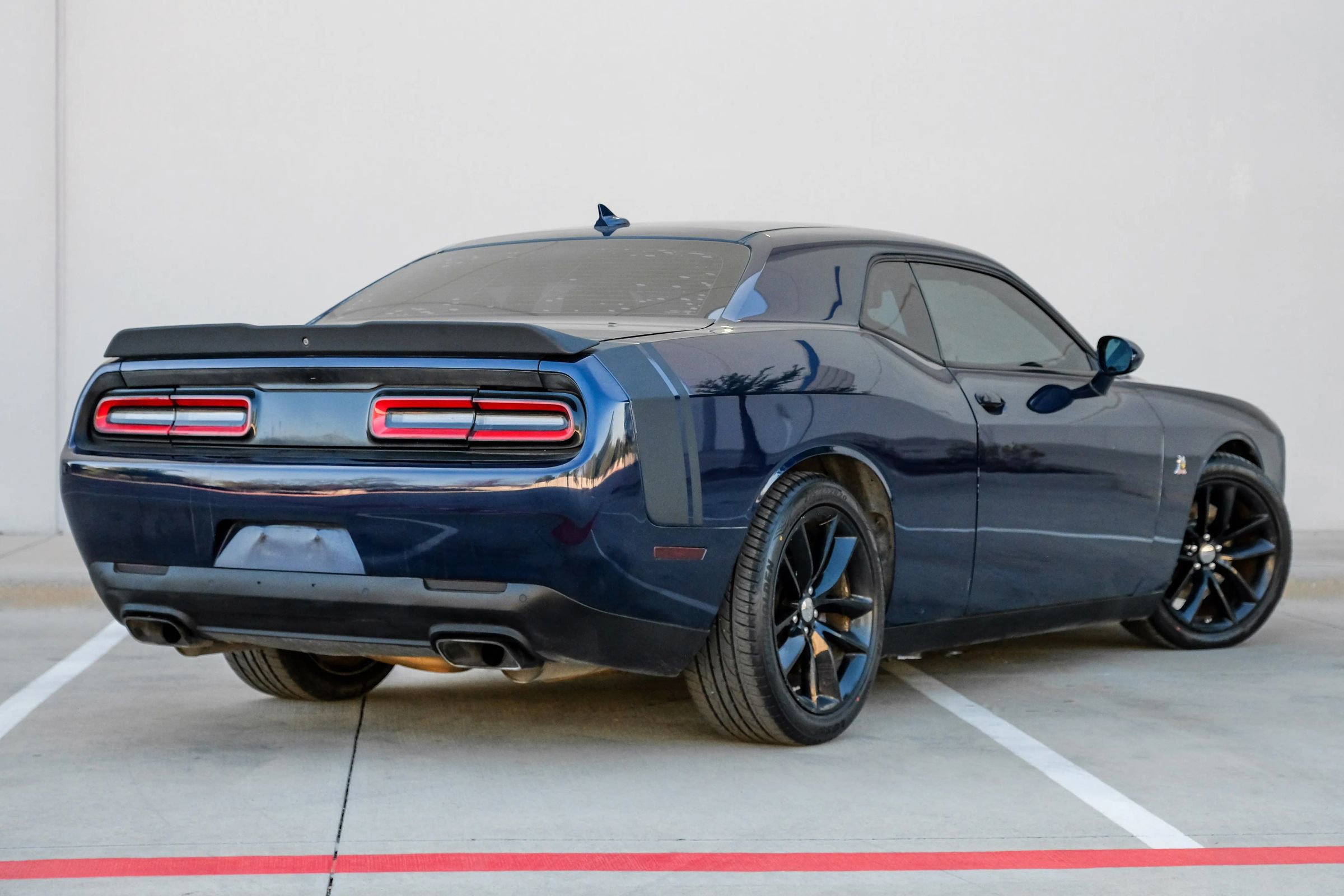 Used 2016 Dodge Challenger R/T Scat Pack w/ Leather Interior Group image 3