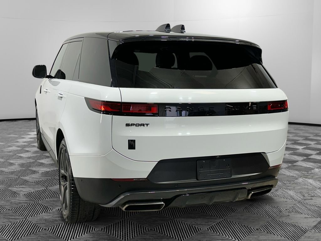 Used 2024 Land Rover Range Rover Sport SE AWD/4WD image 3