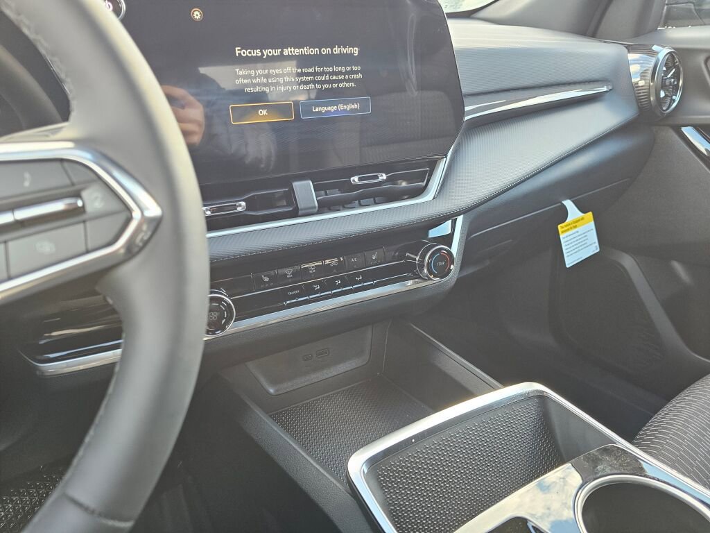 New 2026 Chevrolet Equinox LT w/ Safety and Technology Package image 17