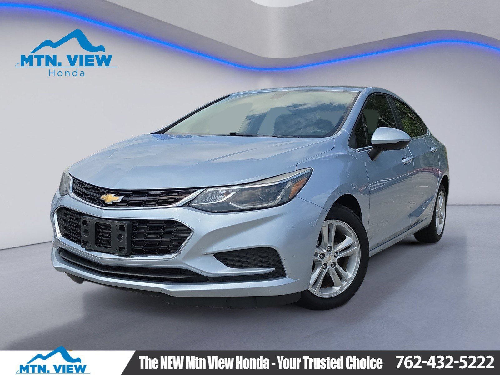 Used 2018 Chevrolet Cruze LT w/ Convenience Package FWD image 1