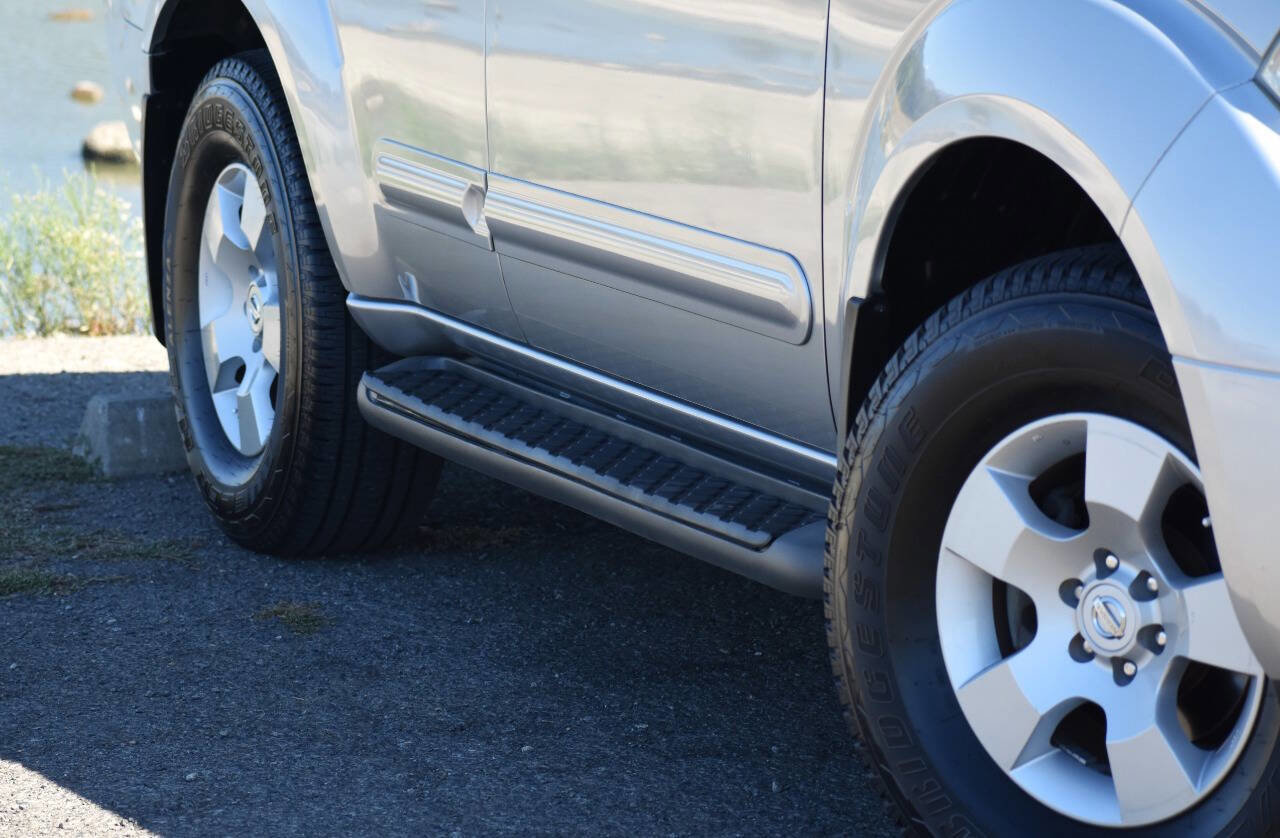 Used 2005 Nissan Pathfinder SE w/ (G01) SE Comfort Pkg image 15