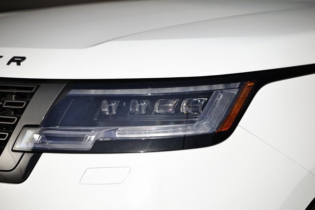 New 2025 Land Rover Range Rover SE image 3