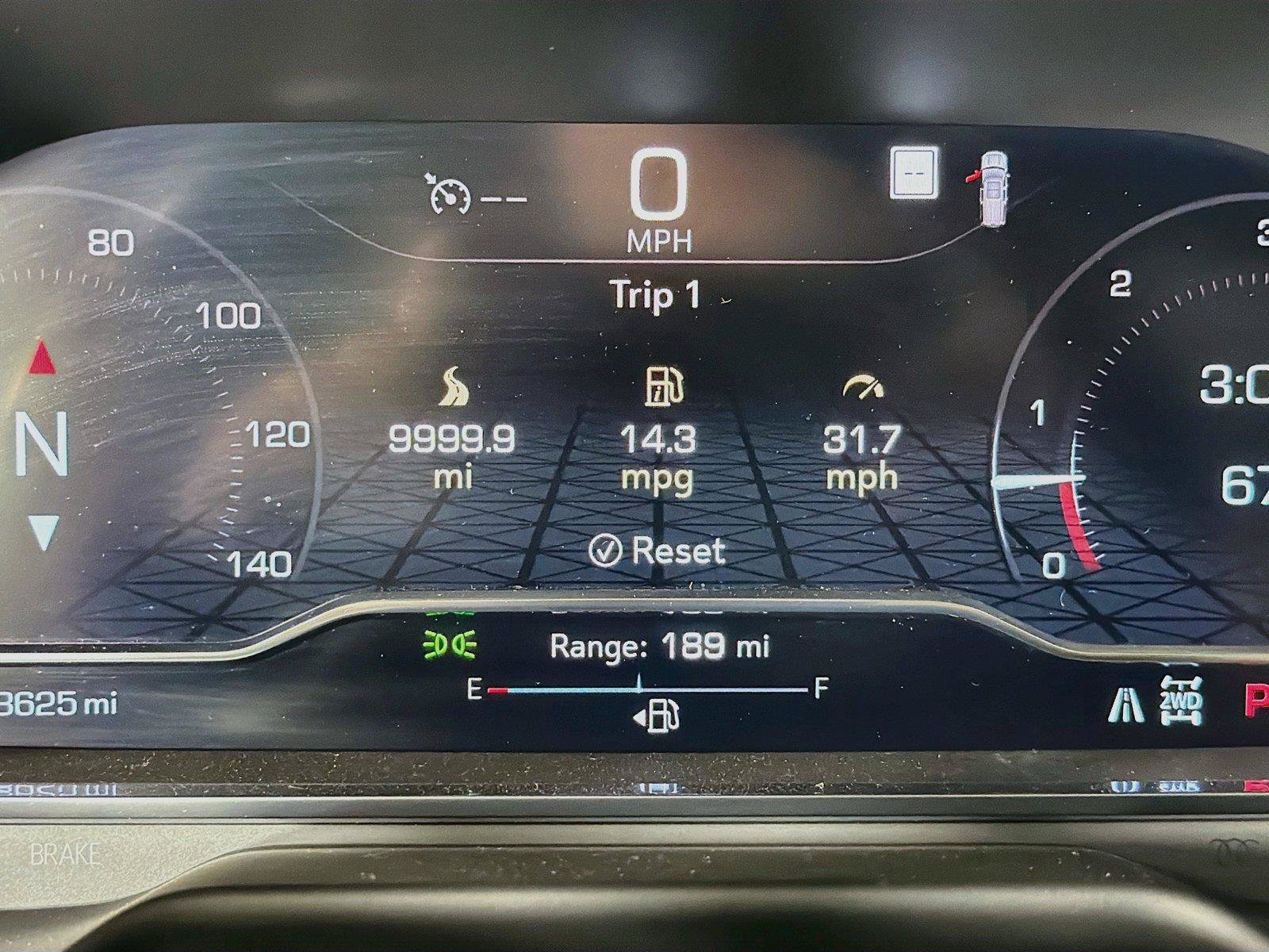 Used 2022 GMC Yukon XL AT4 AWD/4WD image 18