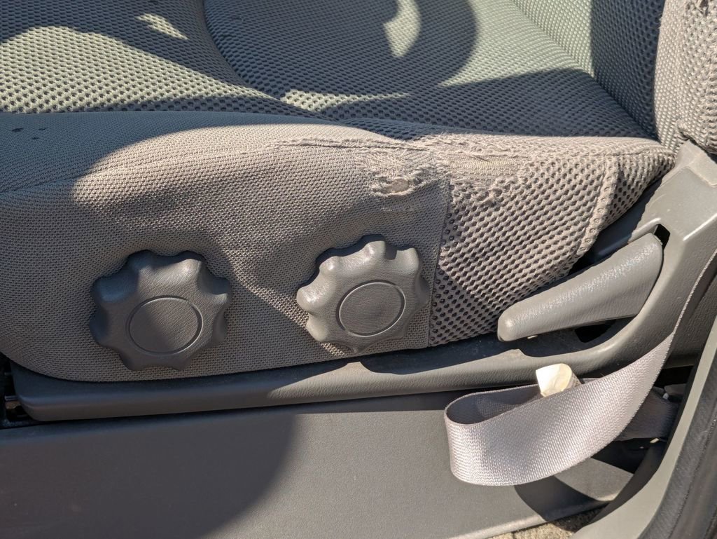 Used 2006 Nissan Frontier LE w/ (H01) Rockford Fosgate Pkg image 17