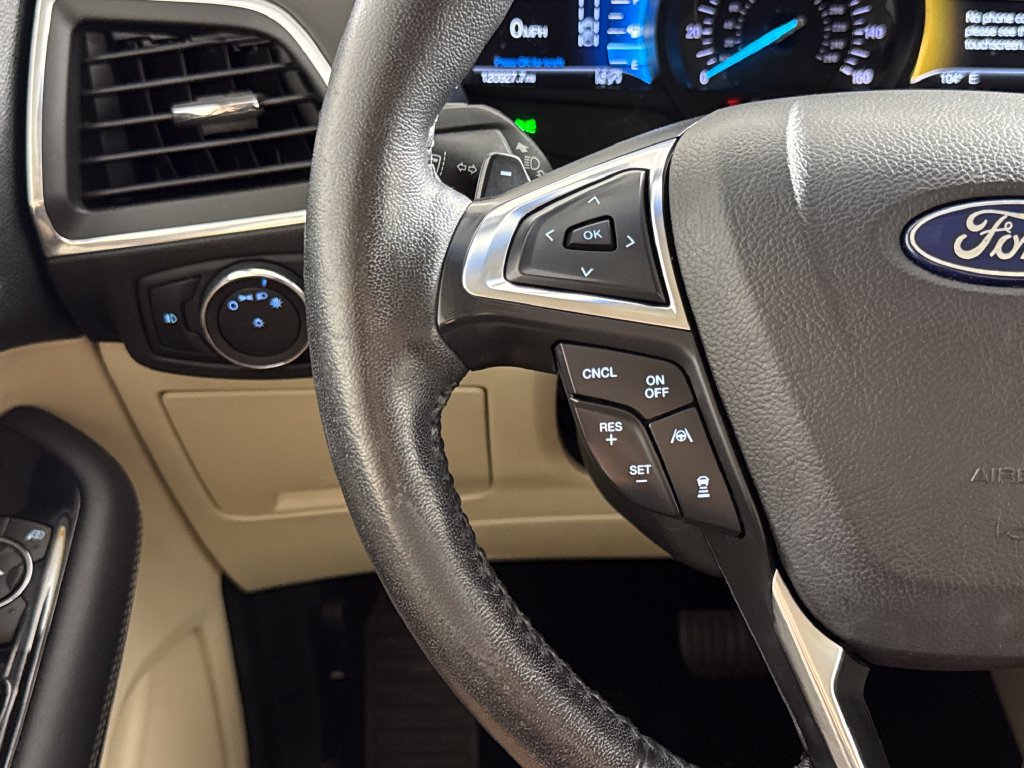 Used 2019 Ford Edge Titanium w/ Equipment Group 301A AWD/4WD image 15