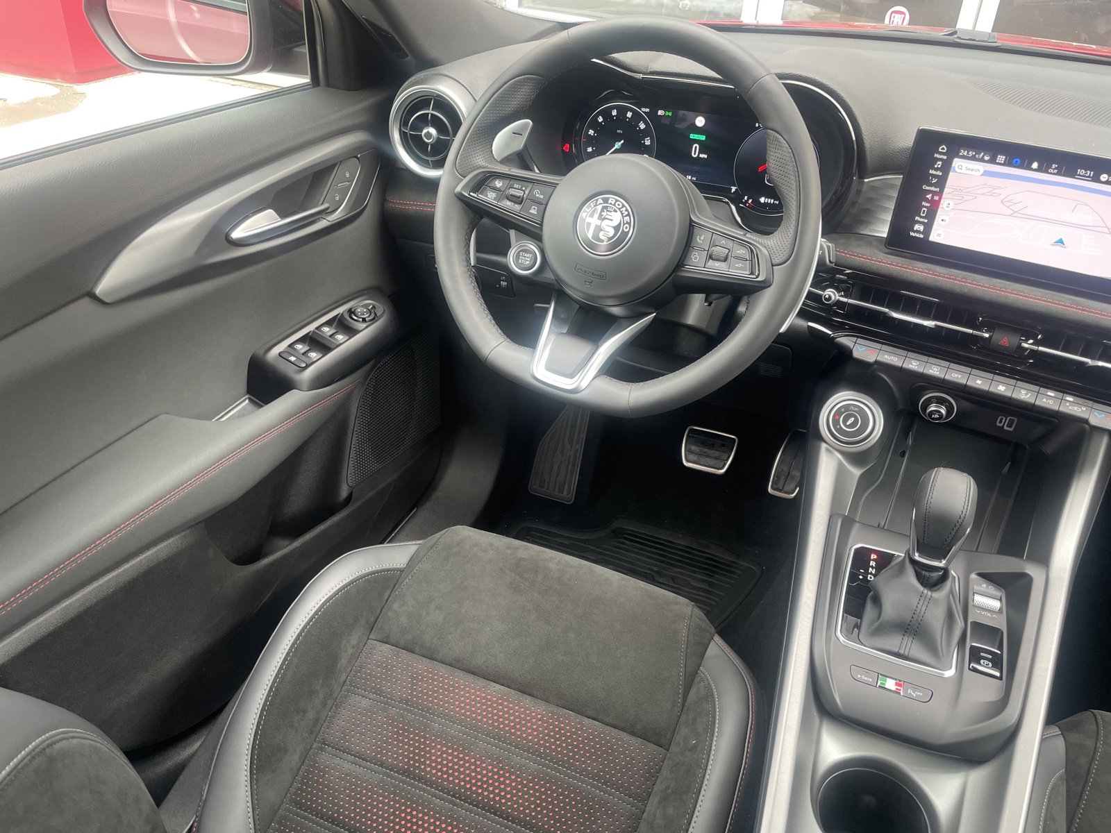 New 2024 Alfa Romeo Tonale Veloce w/ Active Assist Package image 30