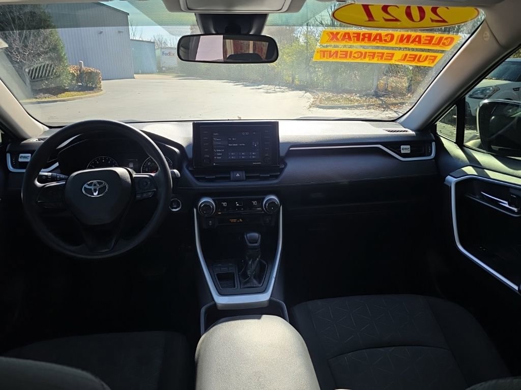 Used 2021 Toyota RAV4 XLE image 31